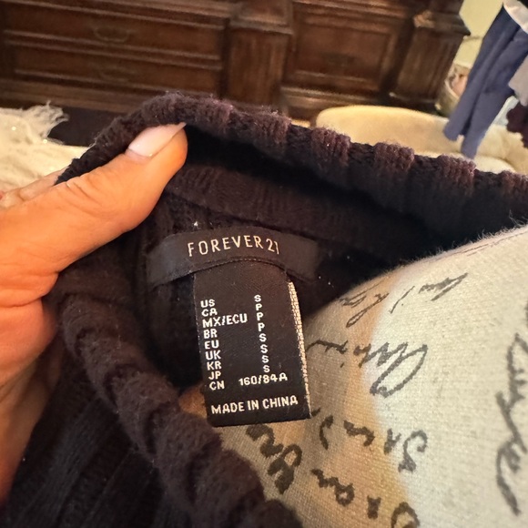 Forever 21 nwot small! Sweater with front zipper ! Sweater bin - Picture 3 of 6